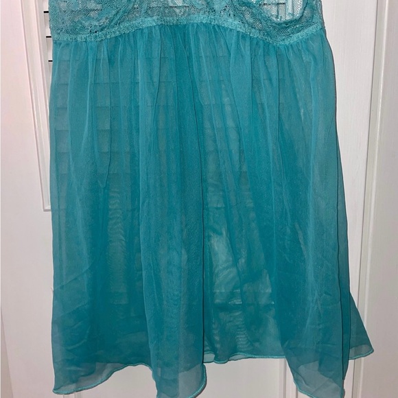 Vintage Victoria’s Secret peekaboo lace babydoll Chemise Negligee Nightgown M - Picture 8 of 11